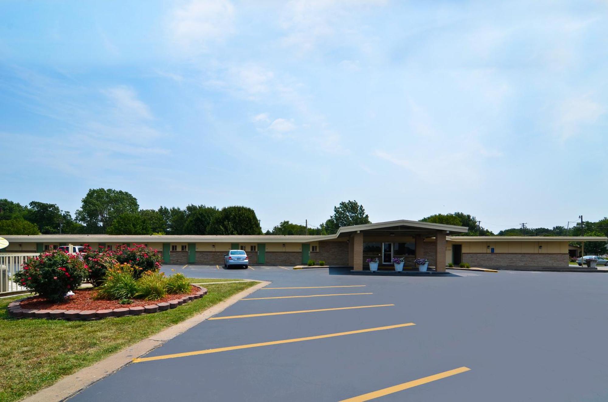 Americas Best Value Inn Iola Exteriér fotografie
